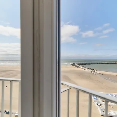 Lecomte - The Shoreline Ocean View 48 * Остенде
