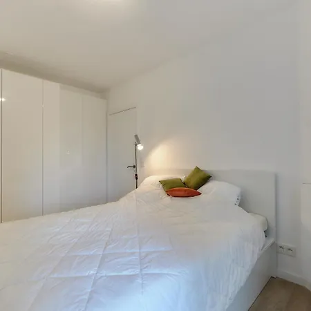 Lecomte - The Shoreline Ocean View 48 * Остенде